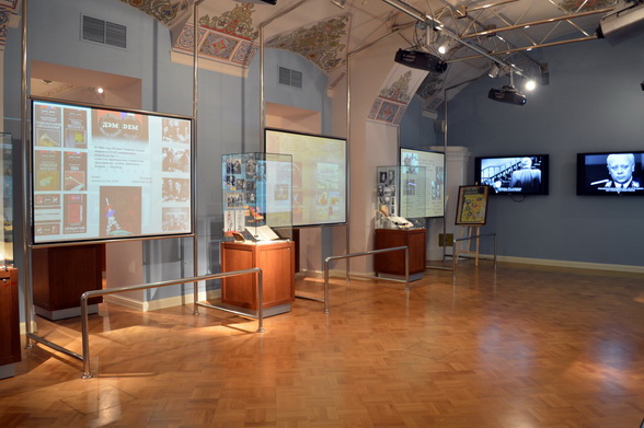 Выставка «Кинороман с историей. Россия ХХ века глазами Юлиана Семенова»